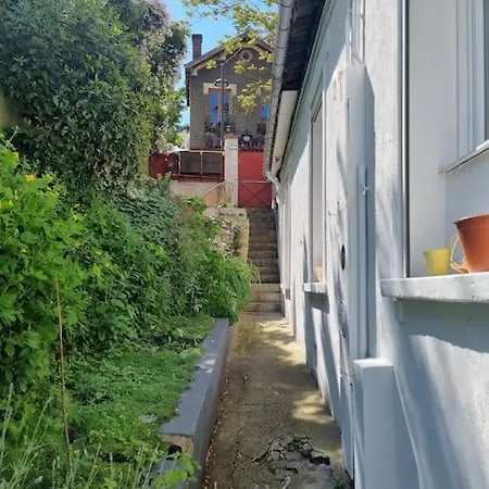 Cute Tiny House Close To Paris شقة *