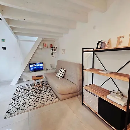 Cute Tiny House Close To Paris شقة